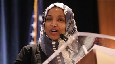 إلهان عمر: ترامب يكذب بشأن الحرب ضد إيران