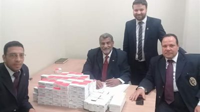 ضبط ١٢٠ علبة أدوية لعلاج الأورام بحوزة عائلة سعودية في مطار القاهرة