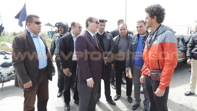 بالصور.. مدير أمن مطروح يستقبل المغامر السياحى نور الدين شريف