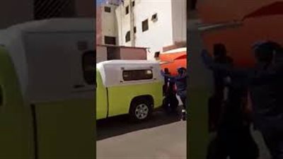 شاب يفشل في الانتحار من أعلى سطح عمارة بالسعودية (فيديو)