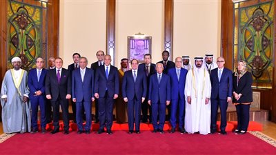 بسام راضي: السيسي يشهد أداء اليمين لرئيس مجلس الدولة والنائب العام الجديدين.. يتسلم أوراق اعتماد 10 سفراء أجانب.. ويؤكد: استقرار الخليج مرتبط بالأمن القومي المصري