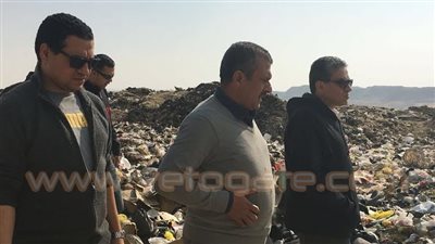 بالصور.. «فهمى» يتفقد جهود السيطرة على حرائق «المقالب» بمدينة نصر