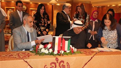 سفارة الكويت تتسلم معدات طبية لصالح مستشفى أبو الريش (فيديو)