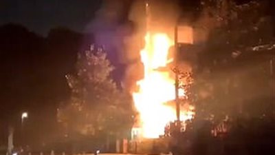 حريق يلتهم مبنى خمسة طوابق في لندن (فيديو وصور)