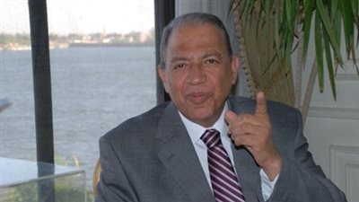 محافظ أسيوط يطالب التموين باستمرار الحملات الرقابية على الأسواق