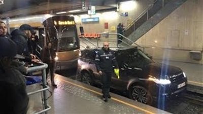 بالفيديو.. «بلجيكي» يقود سيارته داخل نفق المترو