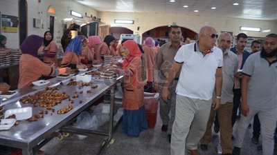 تدريب طلاب المدارس الفنية بمصانع التمور في الوادي الجديد