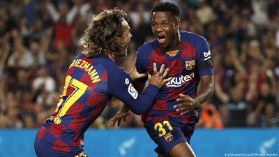 الساحر فاتي.. هل يعقد موهبة برشلونة مهام دفاع دورتموند؟