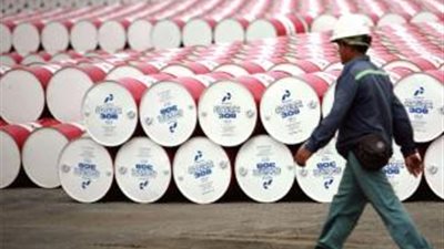 برنت يتراجع إلى 113 دولارًا وسط مخاوف بشأن الانتخابات الإيطالية