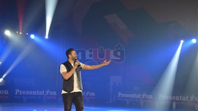 حمادة هلال يشارك في حفل افتتاح البطولة الأفريقية للكرة الطائرة (فيديو وصور)