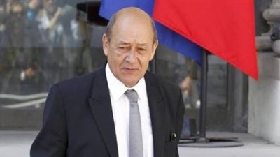 وزير خارجية فرنسا يغادر مطار القاهرة