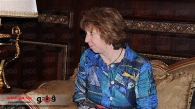 آشتون تبدأ اجتماعها مع 