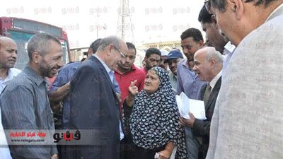 بالصور.. محافظ الجيزة يتفقد كوبرى مشاة جامعة القاهرة