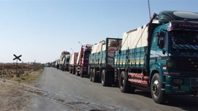 دخول 22 شاحنة مواد بناء إلى قطاع غزة