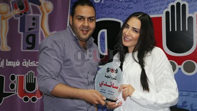 تكريم ساندي في صالون «فيتو» (صور)