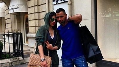 «هيفاء وهبى» تقضى إجازتها في «باريس»