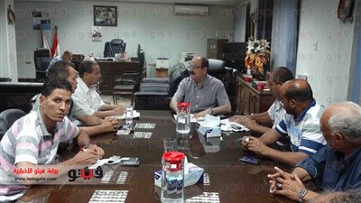 أحزاب سوهاج تناقش مشاكل انقطاع المياه مع رئيس الشركة