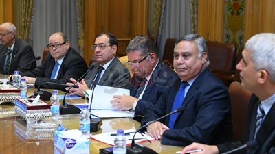 تفاصيل اجتماع 