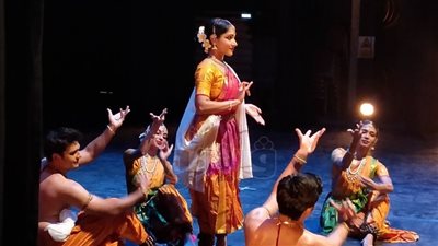 «مالفايكا ساروكاي» ترقص الهندية في مسرح سيد درويش (صور)