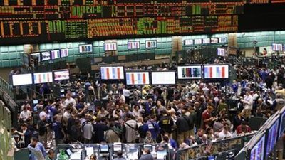 الخام الأمريكى يُغلق منخفضًا 48 سنتًا عند 92.63 دولارًا