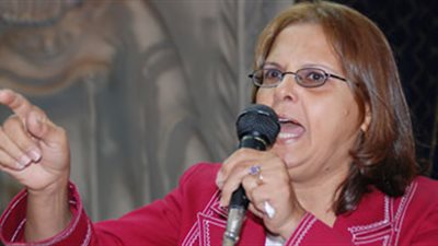 كريمة الحفناوى: من يضع يده فى يد الرئاسة يلوث يداه بدماء الشهداء