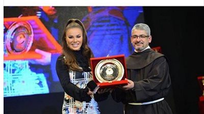 «نيكول سابا» تشكر المركز الكاثوليكي لتكريمها