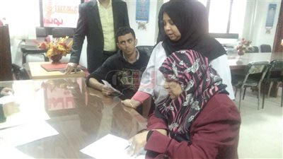 إقبال على استمارة العمالة غير المنتظمة بالإسكندرية (فيديو وصور)