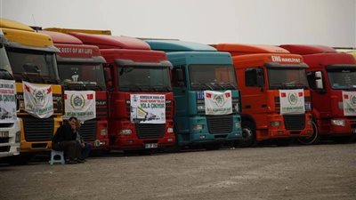 عبور 6 شاحنات لنقل مساعدات إماراتية إلى قطاع غزة