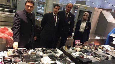 إحباط تهريب مستحضرات تجميل بـ٤٥٠ ألف جنيه بمطار القاهرة