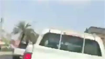 سائق يتعرض لحادث تصادم مروع بسبب انشغاله في الموبايل (فيديو)