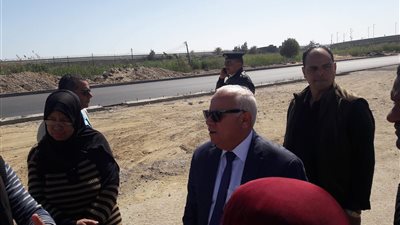 محافظ بورسعيد يكلف بسرعة الانتهاء من تطوير طريق المعاهدة (صور)