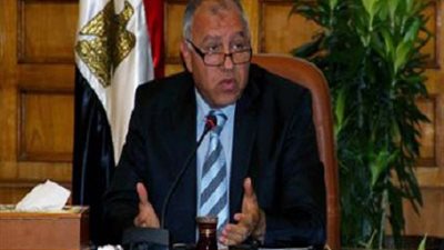 محافظ القاهرة يتفقد معدات 