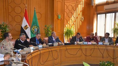 محافظ الإسماعيلية يشدد على تطبيق قرار إعلان التسعيرة