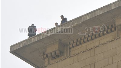 بالصور..منتحر دار القضاء يطالب بحضور محافظ المركزى