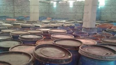 التحقيق مع مسئول مصنع مخللات غير مرخص في أكتوبر