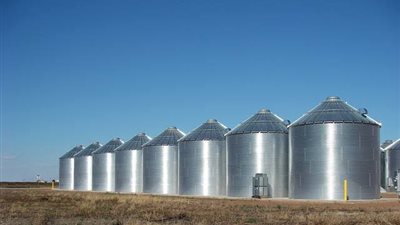 مصر وإيطاليا توقعان اتفاقية إنشاء 10 صوامع بـ360 مليون جنيه