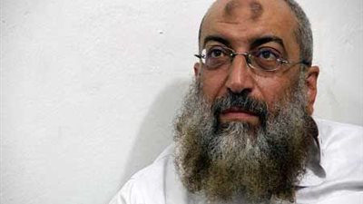 بالفيديو..«إهانة جديدة» لياسر برهامى في الحرم المكى