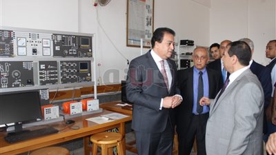 وزير التعليم العالي يتفقد عددًا من المنشآت الجامعية ببورسعيد (صور)