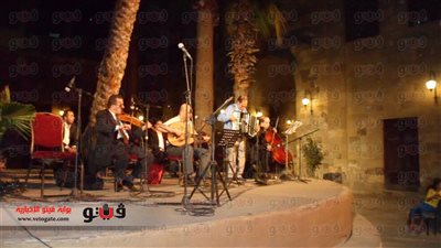 بالفيديو والصور.. محمد عبدالوهاب وأم كلثوم ضيفا الأمير طاز