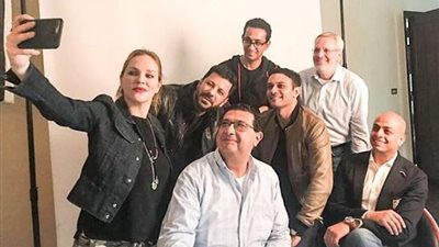 شيرين رضا وآسر ياسين والكدواني في كواليس «تراب الماس»