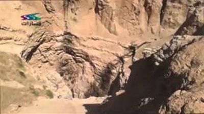 بالفيديو.. «داعش» تلقى جثث ضحاياها في وادي «الهوتة»