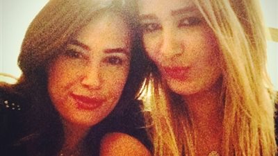 بالصور.. هند صبرى مع صديقتيها في حفل إفطار