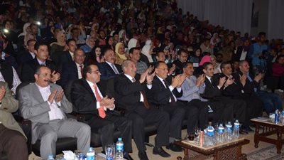 محافظ الإسماعيلية يشهد احتفالية «اختار مستقبلك» بجامعة قناة السويس (صور)