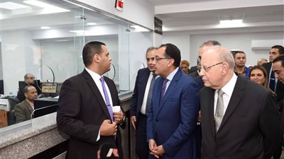 رئيس الوزراء يتفقد مركز الخدمات اللوجيستية بجمارك بورسعيد
