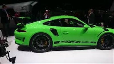 بورش تتألق اليوم بعرض أحدث تقنيات سيارتها في معرض جنيف (فيديو)