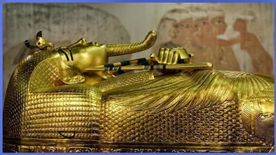 انتهاء أعمال تعقيم تابوت الملك توت عنخ آمون بالمتحف الكبير