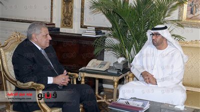 بالصور.. محلب يلتقى 