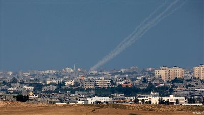 «خرق الهدنة».. إسرائيل تتهم الفلسطينيين بإطلاق قذائف على الجنوب.. الفصائل أعلنت الالتزام بتهدئة الخمس ساعات.. و«تل أبيب» تقتل 3 غزاويين قبل بدء تنفيذها