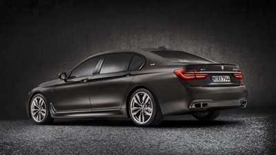 بالصور.. «بي إم دبليو M760Li xDrive» تتألق بمعرض جنيف