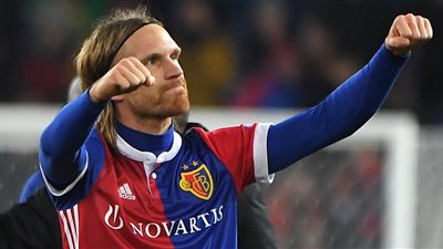 «لانج» يتقدم بالهدف الثاني لبازل في مانشستر سيتى (فيديو)